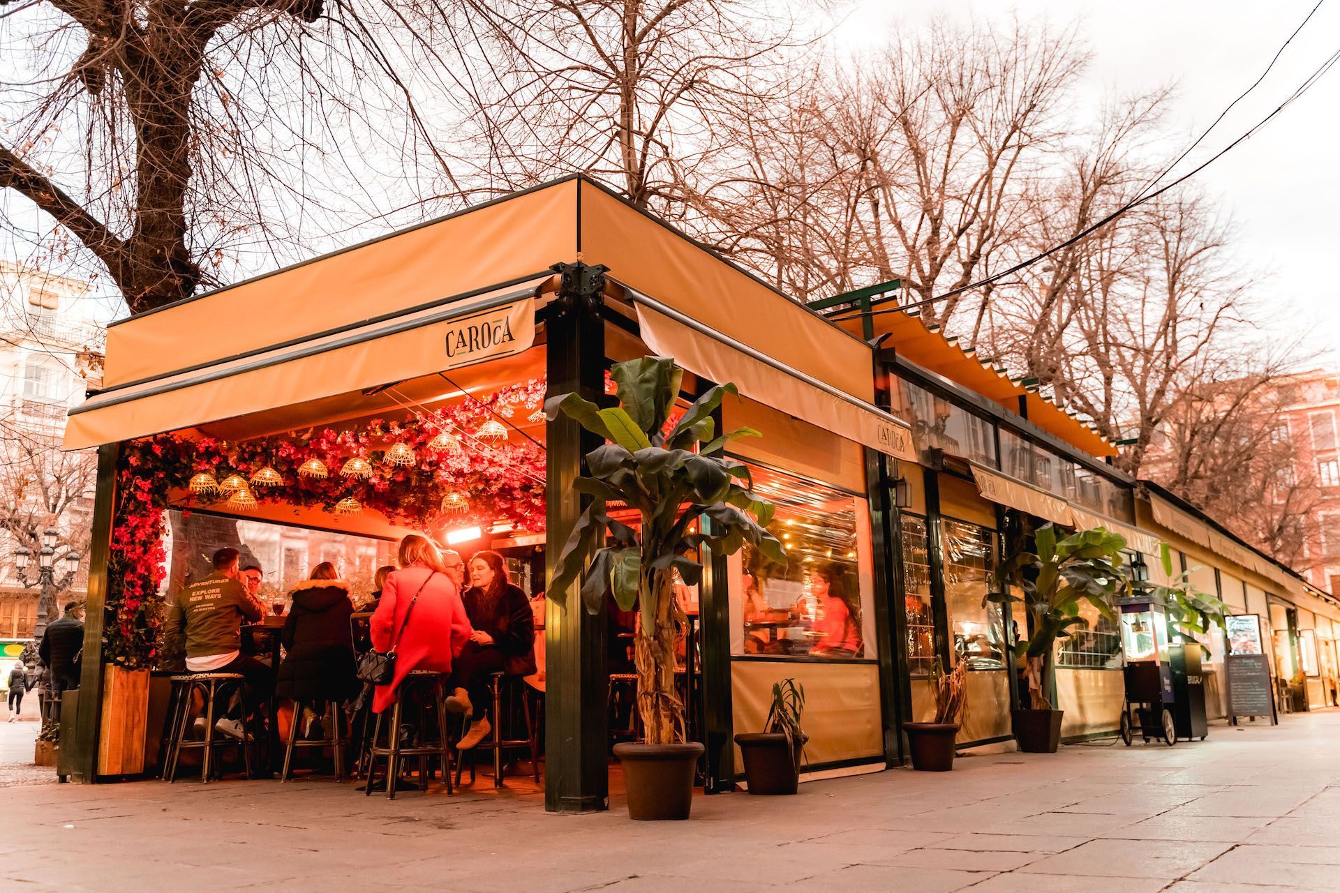 Qué ver cerca de la Plaza Bib-Rambla antes de una copa